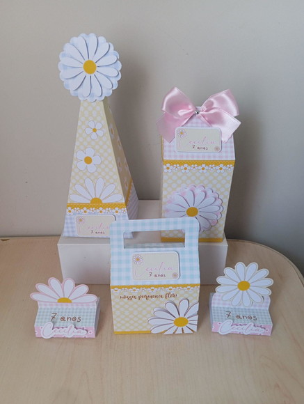 Kit Festa: 40 Lembrancinhas Personalizadas Margaridas Candy