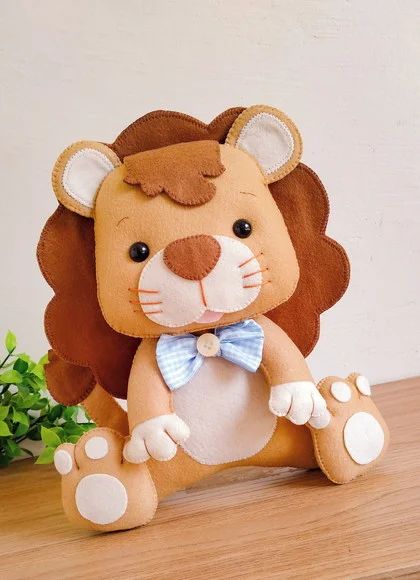 Safari em Feltro - Leão 25cm - Imagem 3