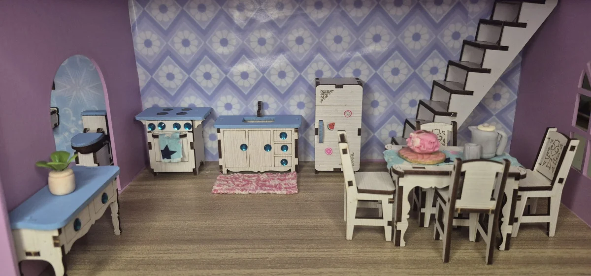 Casa casinha de bonecas tema Frozen com iluminação e decorações - Imagem 5