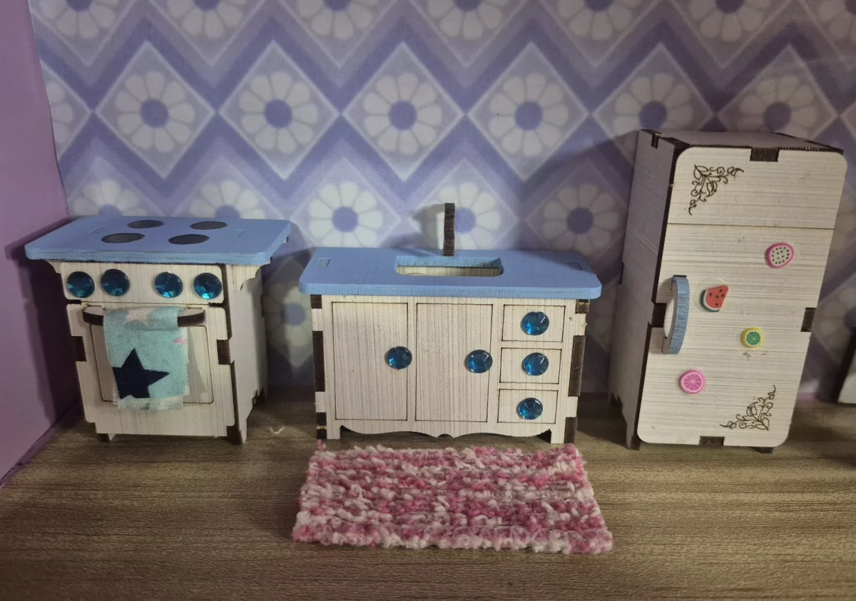 Casa casinha de bonecas tema Frozen com iluminação e decorações - Imagem 2