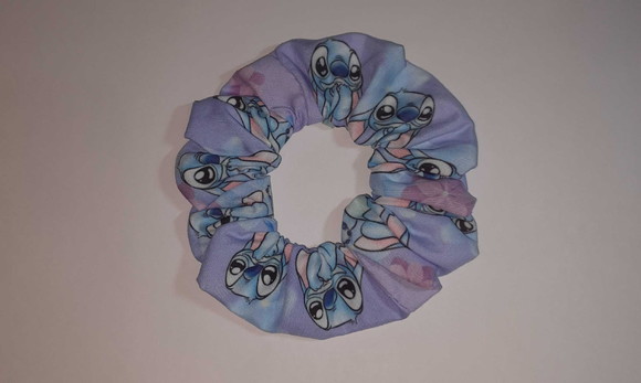 Scrunchie / Xuxinha em Cetim Stitch