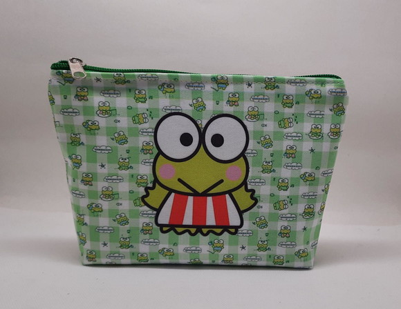 Bolsinha Nécessaire Hello Kity ( Sapo Keroppi)
