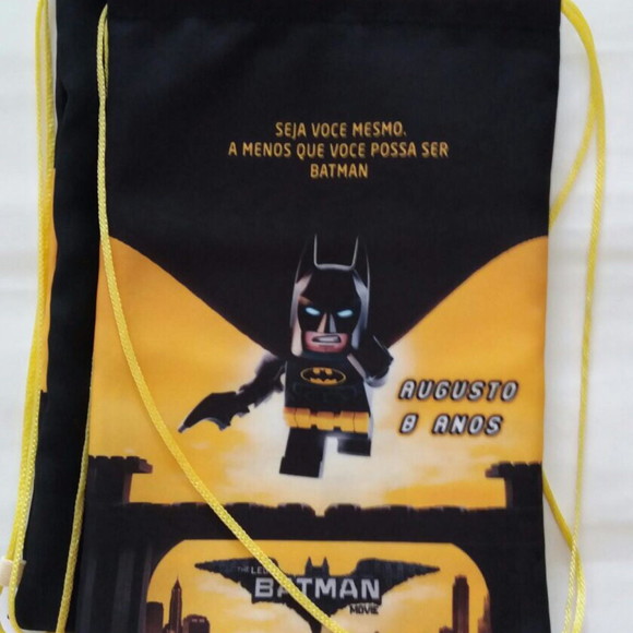 Kit mochilas + Almofadinha Batman
