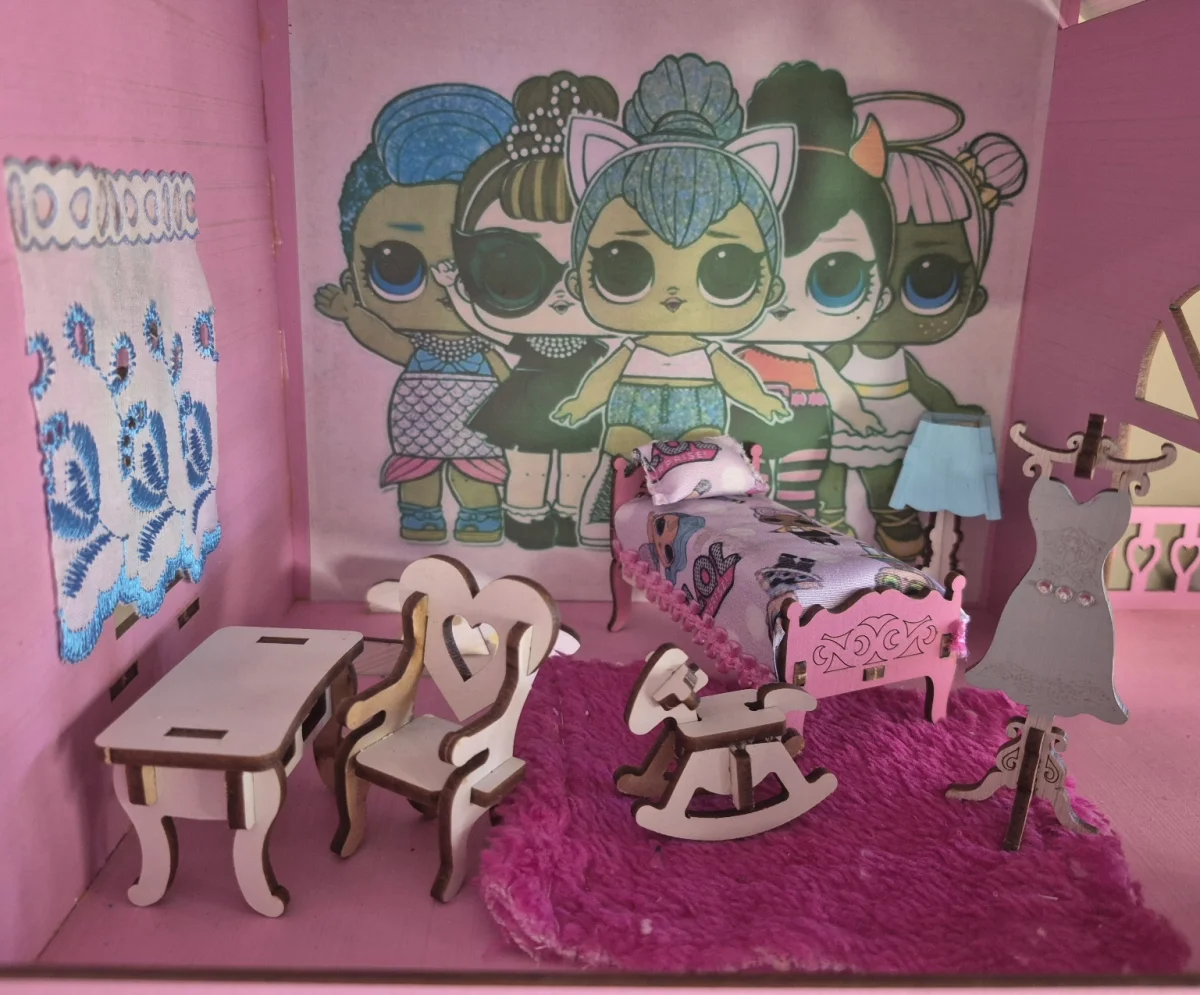 Casa casinha de boneca tema Lol completa - Imagem 3