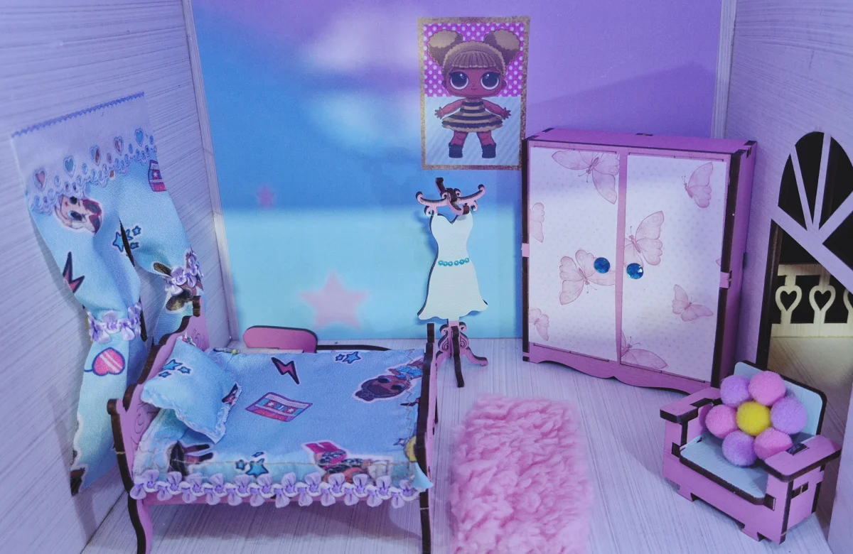 Casa casinha de bonecas tema Lol com iluminação completa - Imagem 8