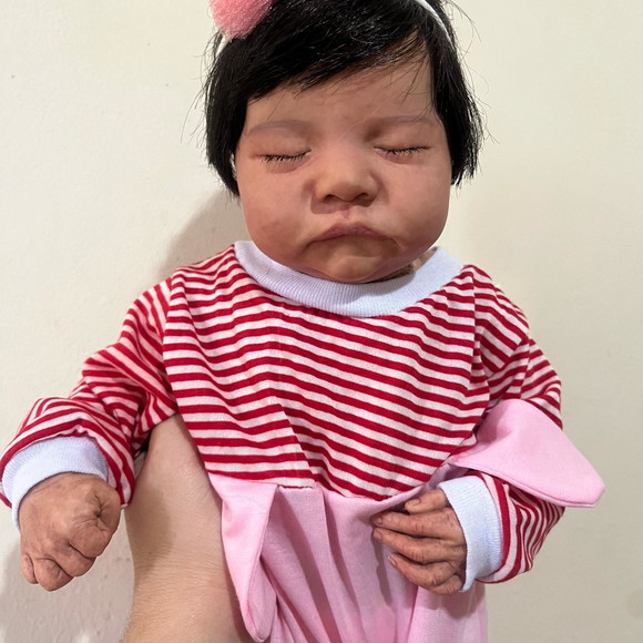 Bebê Reborn Morena Realista Olhos Fechados Corpo Vinil