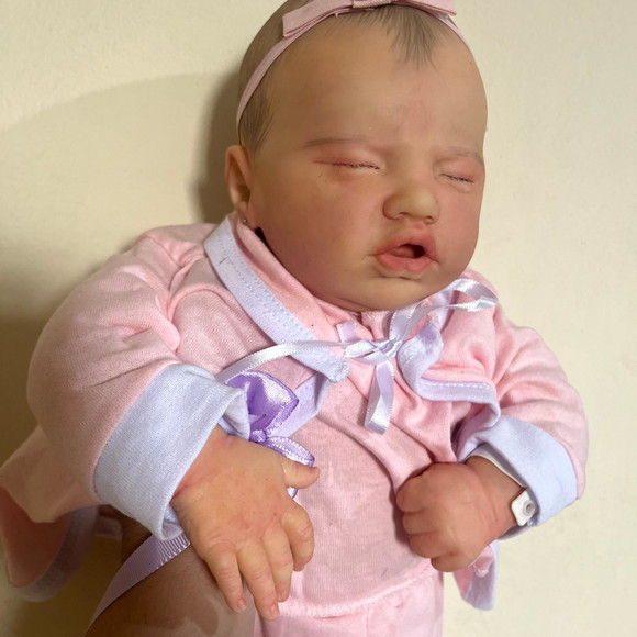 Bebê Reborn Menina Pode Banho - Imagem 2
