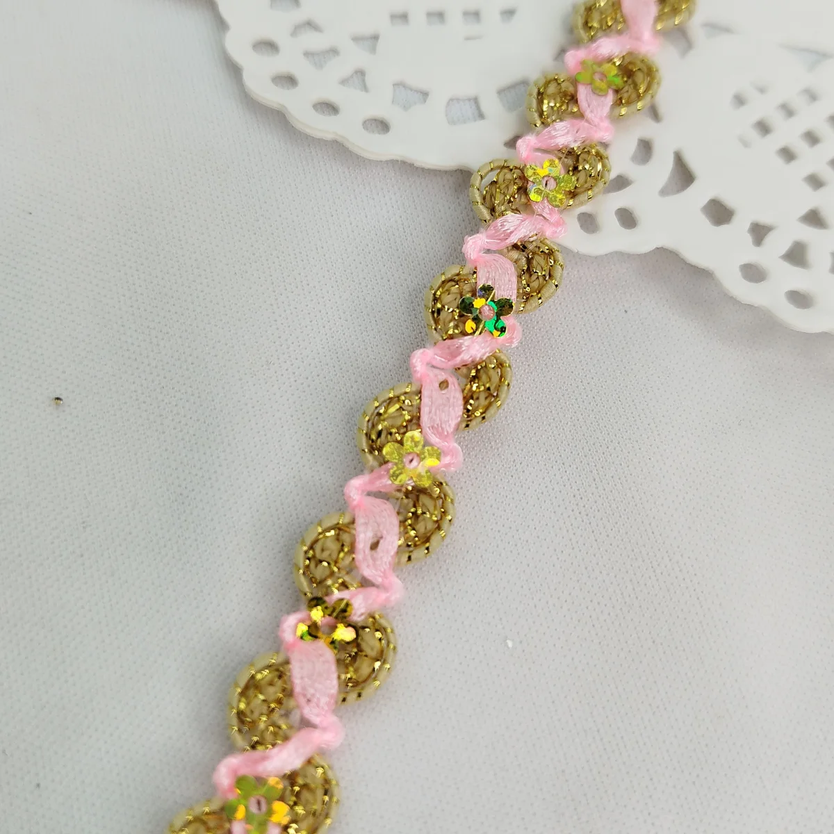 Passamanaria Galão Metalizado Dourado com Rosa | Venda por Metro | Artesanato e Scrap - Imagem 2