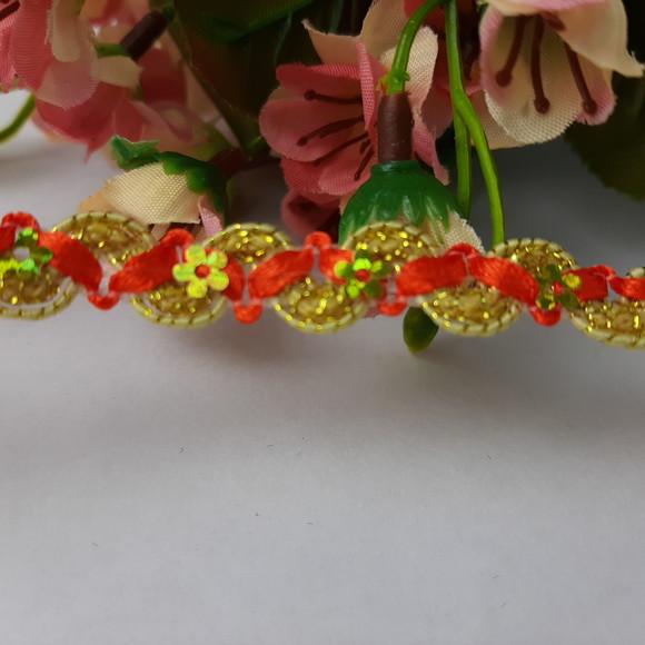 Galão Decorativo Dourado com Vermelho Claro - Artesanato, Scrap e Decoração | Venda a Metro - Imagem 4