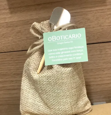 Brinde ecológico plantio corporativo Boticário