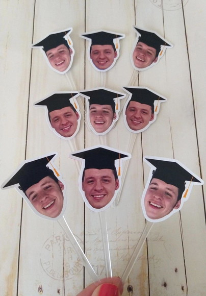 Topper para Docinhos com Foto e Chapéu Capelo Formatura - Imagem 2