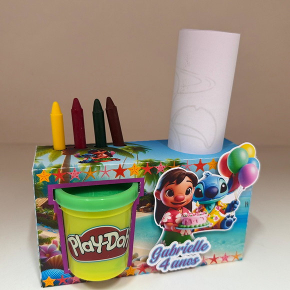 Kit para Colorir com Giz de Cera e Massinha Stitch
