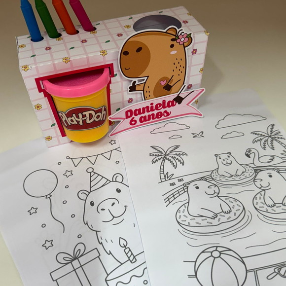 Kit para Colorir com Giz de Cera e Massinha Capivara