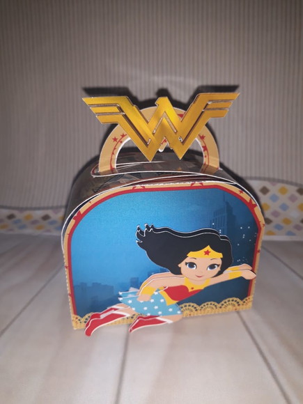 Caixa Maletinha Mulher Maravilha