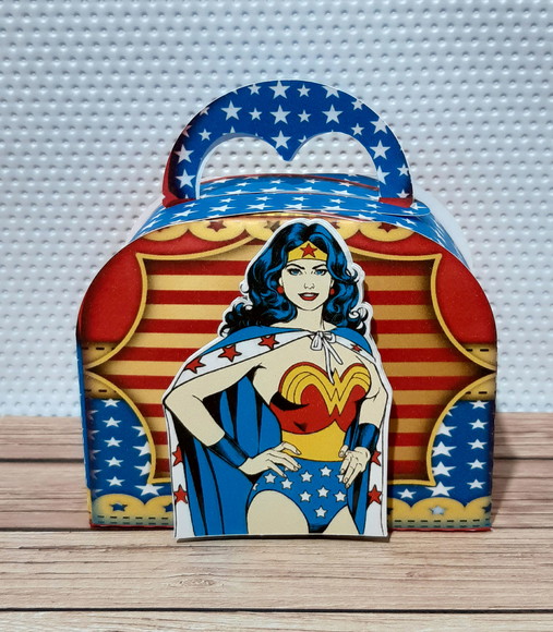 Caixa Maletinha Mulher Maravilha