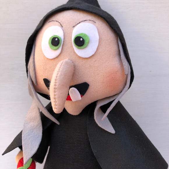 Bruxa em Feltro da Branca de Neve