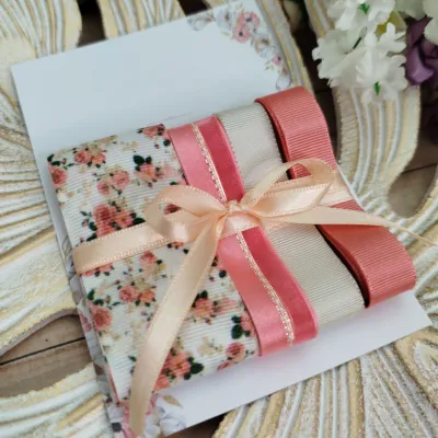 Kit exclusivo de fitas em rosa, coral e marfim com estampa floral vintage