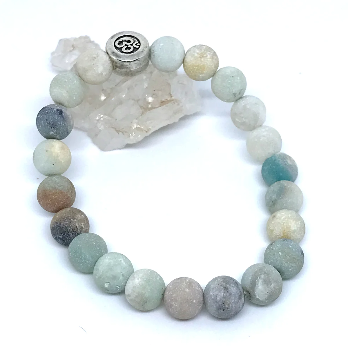 Pulseira Pedras Naturais Amazonita Fosca e Simbolo Om Paz e Equilibrio - Imagem 5
