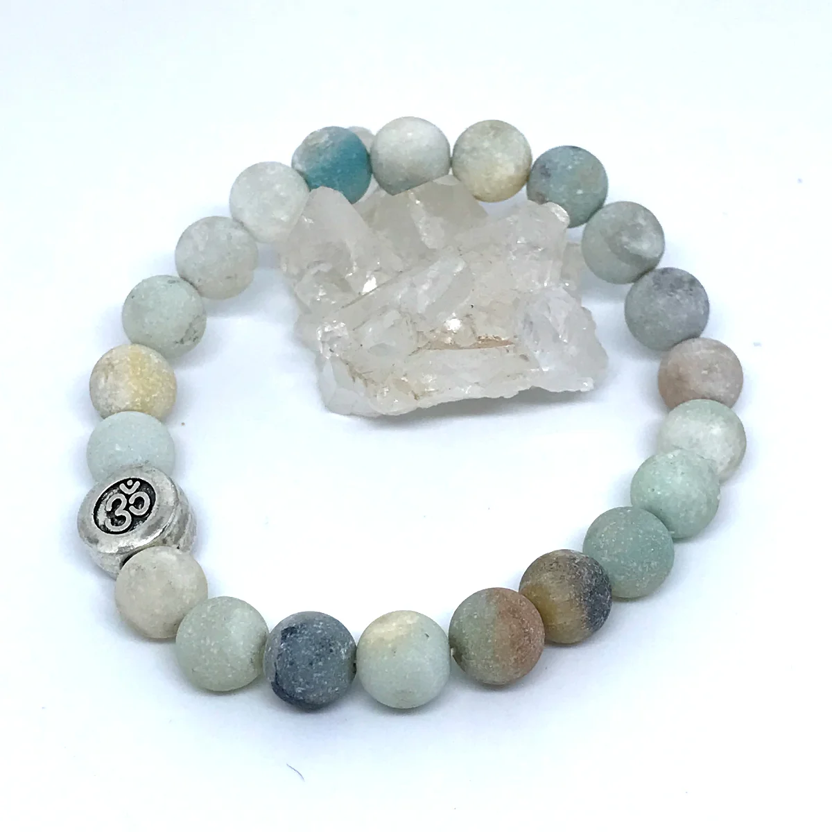 Pulseira Pedras Naturais Amazonita Fosca e Simbolo Om Paz e Equilibrio - Imagem 6