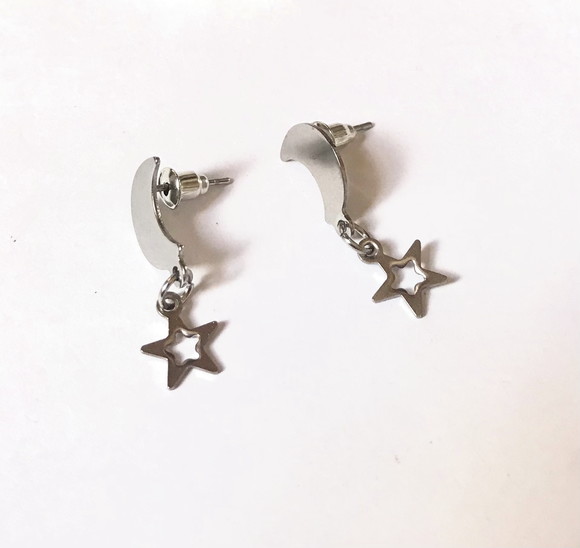 Brinco Pino em Aço Inox com Estrela e Lua