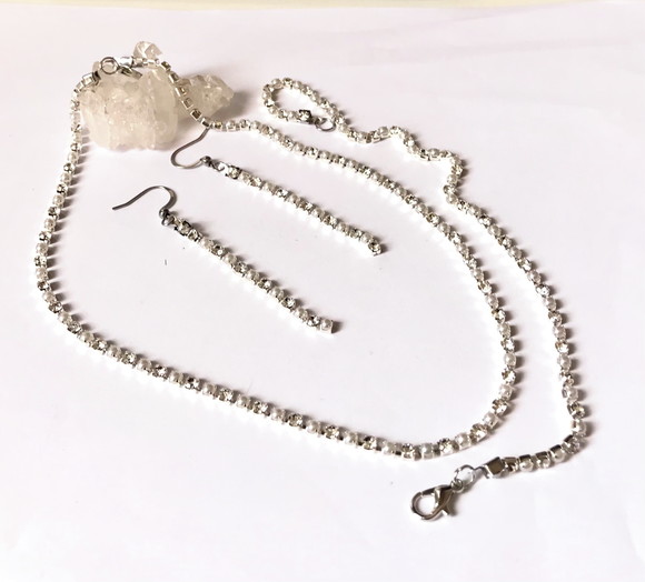 Conjunto Choker Pulseira e Brincos com Perola Abs e Strass