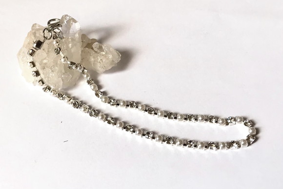 Tornozeleira Prateada com Strass e Perola Abs