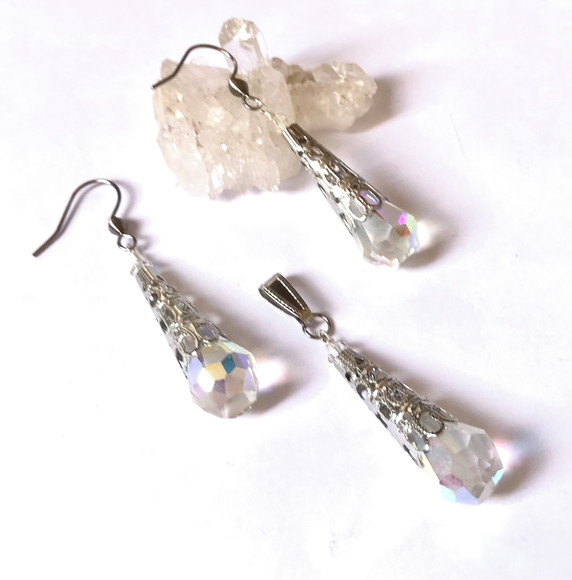 Conjunto Brinco e Pingente com Gota de Cristal e Aço Inox