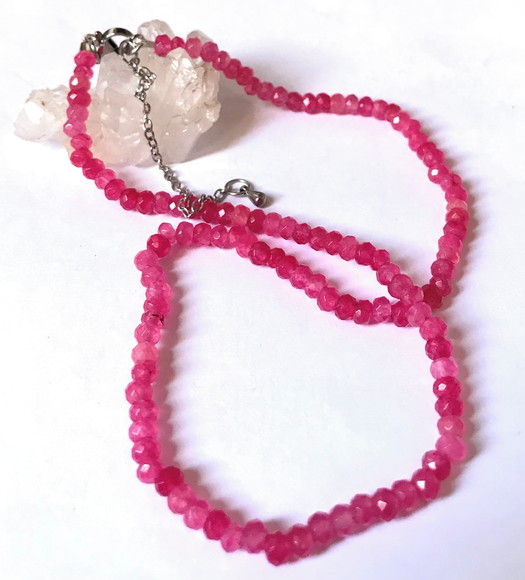 Choker Colar Jade Tingida Facetadas e Aço Inox