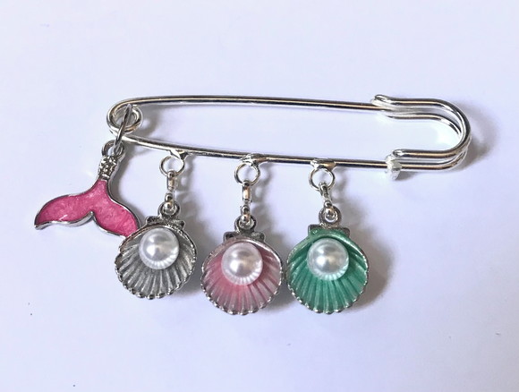 Broche Vida Marinha com Conchinhas e Cauda