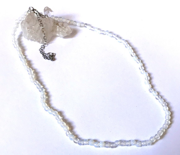 Choker Colar com Opalita Facetada de 4.0 mm e Aço Inox