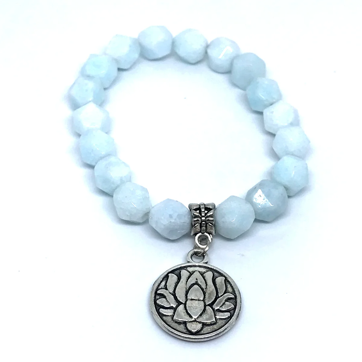 Pulseira de Pedra Natural Água Marinha Leitosa Facetada com Pingente Flor de Lótus - Imagem 5