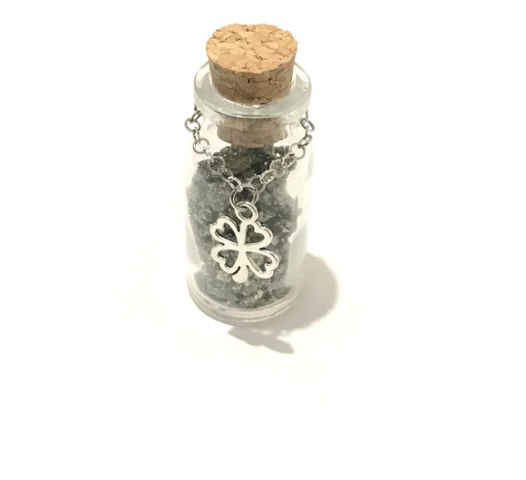 Garrafinha magica com Pirita pedra da fortuna e prosperidade