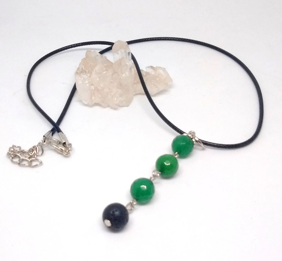 Cordão Colar com Jade Esmeralda e Difusor Aromaterapia