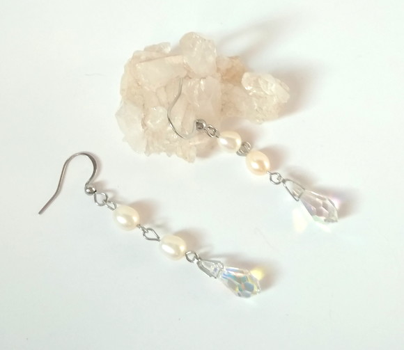 Brinco com Pérola de Água Doce e Cristal
