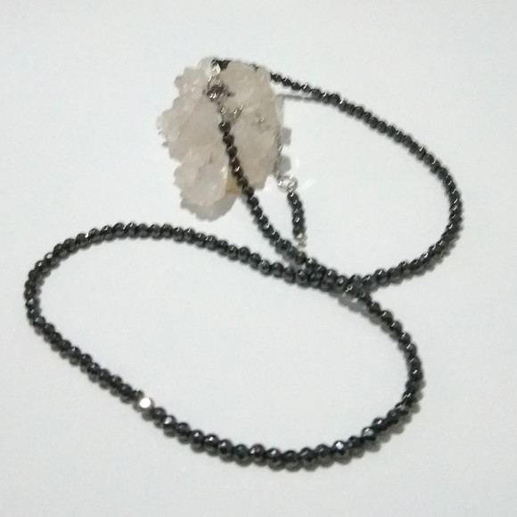Choker Colar com Hematitas Facetadas e Aço Inox