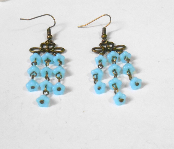Brinco Flor azul cristal theco com gancho ouro velho