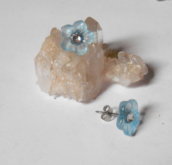 Brinco flor azul e aço inox