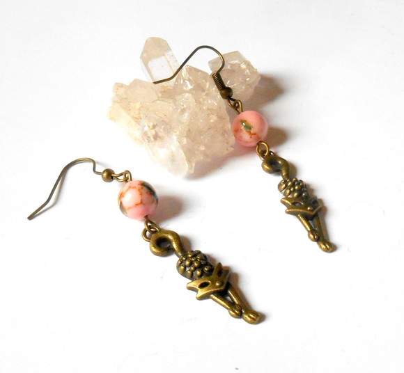 Brinco Ouro Velho com Pedra Rosa e Gato