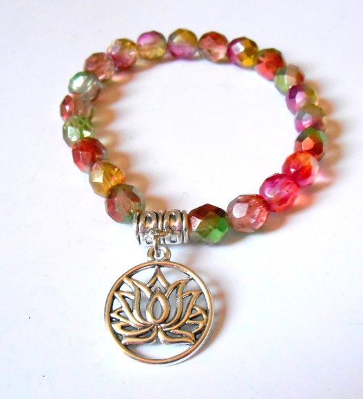 Pulseira Japamala cristais Theco e pingente flor de lotus