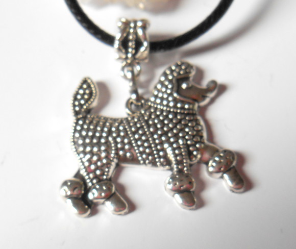 Cordão Colar com Cachorro Poodle - Imagem 2