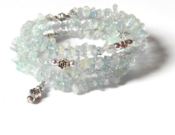 Pulseira Ajustável com Agua marinha infantil ( mola )