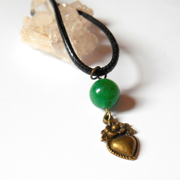 Cordão Colar Negro com Ágata Verde e Coração em Ouro Velho