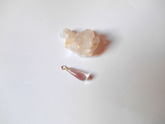 Pingente com gota Cristal quartzo