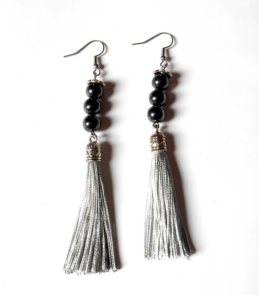 Brinco com Hematita e Tassel