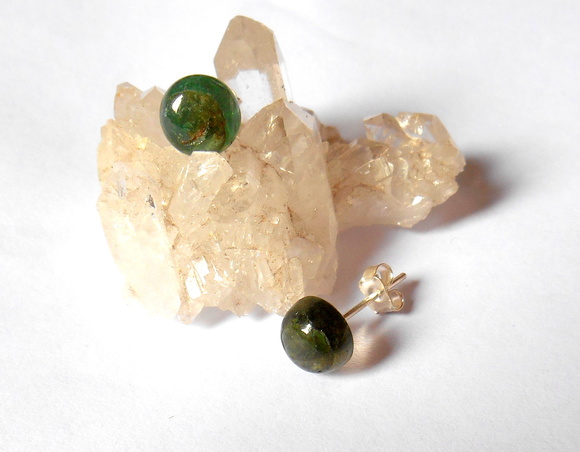 Brinco de prata com Turmalina verde