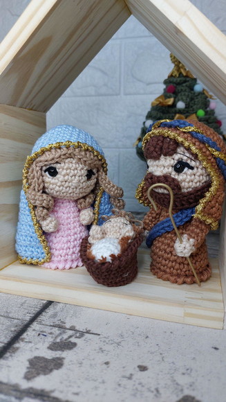 Presépio em Amigurumi com Casinha de Pinus