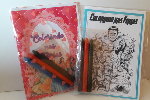 Mini Livro de Colorir c/ 3 Giz