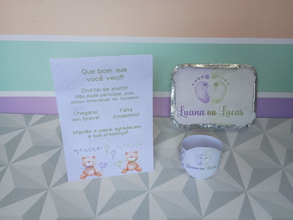Kit Centro de Mesa Personalizado para Chá Revelação