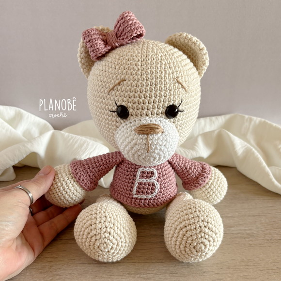 Ursa Lilly com blusão - Amigurumi - Imagem 4