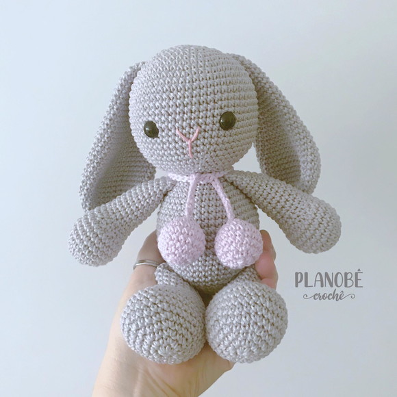 Coelho Cinza Amigurumi Crochê - Imagem 2